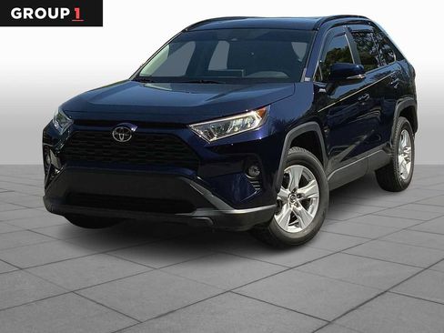 Used 2019 Toyota RAV4 XLE w/ Convenience Package FWD image 1