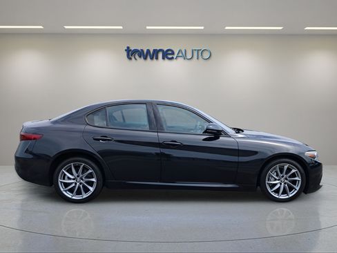 Used 2022 Alfa Romeo Giulia Sprint AWD/4WD image 6