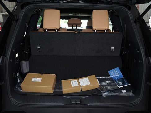 Used 2026 Lexus LX 600 4WD w/ Luxury Package image 38