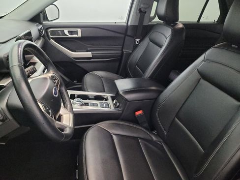 Used 2024 Ford Explorer XLT w/ Equipment Group 202A image 17