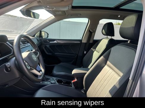 Used 2023 Volkswagen Tiguan SE image 11