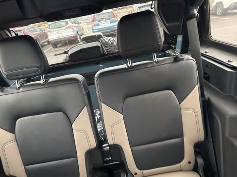 Used 2023 Ford Bronco Wildtrak image 26