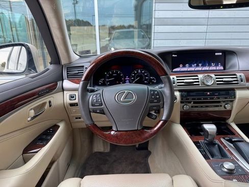 Used 2014 Lexus LS 460 AWD w/ Comfort Package image 10