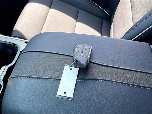 Used 2026 Buick Enclave Preferred image 11