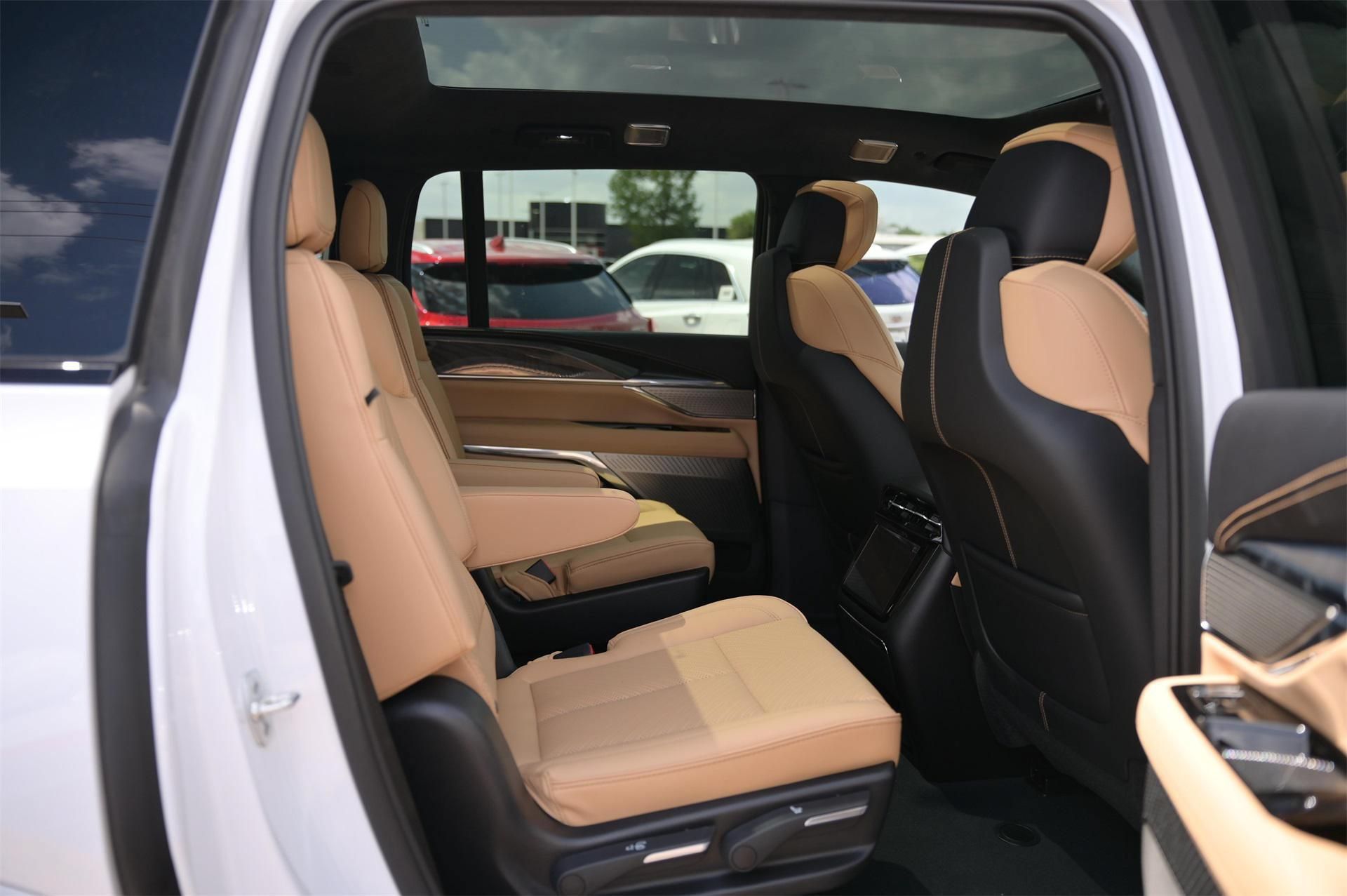 New 2025 Cadillac Escalade IQ Luxury 2 AWD/4WD image 22