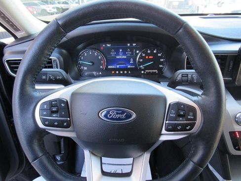 Used 2023 Ford Explorer XLT w/ Equipment Group 202A AWD/4WD image 12