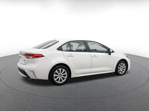 Used 2025 Toyota Corolla LE FWD image 9