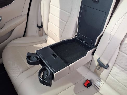 Used 2021 Mercedes-Benz GLC 300 4MATIC image 16