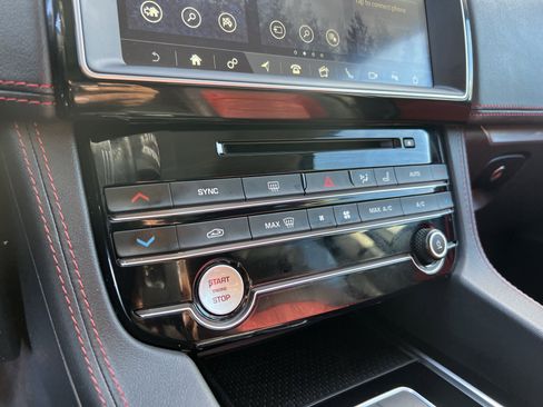 Used 2020 Jaguar F-PACE Checkered Flag image 27