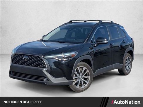 Used 2022 Toyota Corolla Cross XLE AWD/4WD image 1