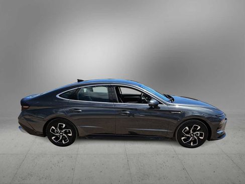 Certified 2025 Hyundai Sonata SEL FWD image 9