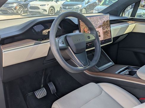 Used 2024 Tesla Model X image 28
