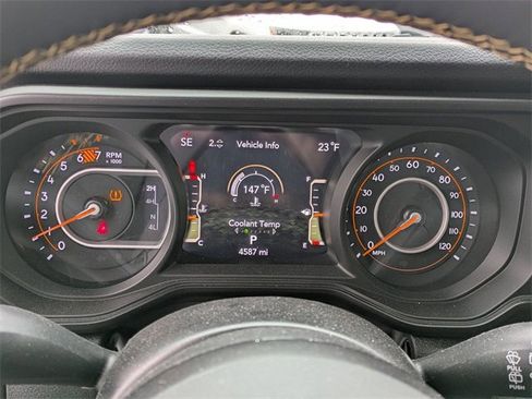 Used 2024 Jeep Wrangler Willys image 15