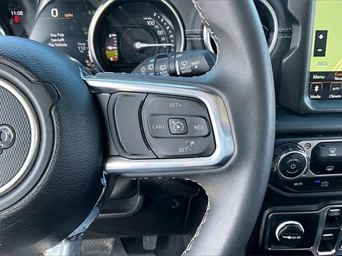 Used 2023 Jeep Wrangler Unlimited Sahara image 12