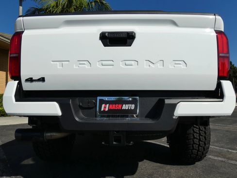 Used 2025 Toyota Tacoma TRD Sport image 10