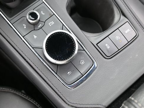 Used 2024 Cadillac XT4 Premium Luxury image 20