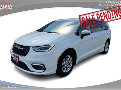 Used 2023 Chrysler Pacifica Touring-L