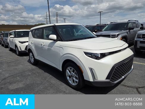 Used 2025 Kia Soul LX w/ LX Technology Package FWD image 18