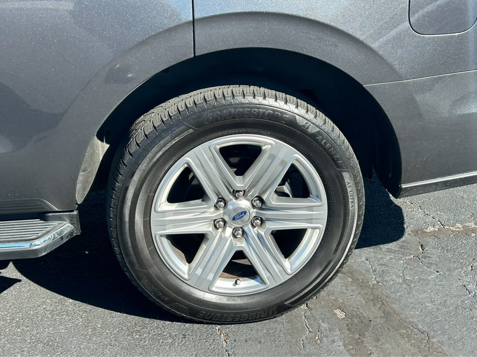 Used 2019 Ford Expedition XLT w/ Equipment Group 202A AWD/4WD image 61