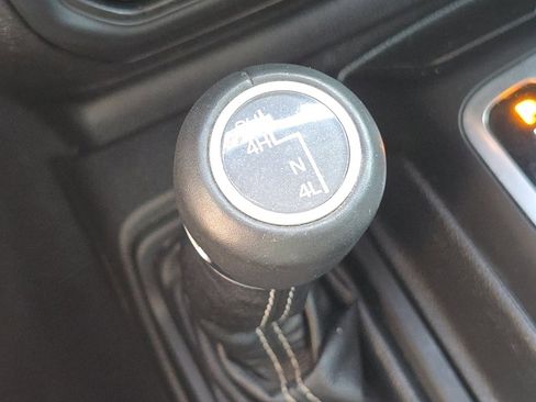 Used 2018 Jeep Wrangler Unlimited Sahara image 8