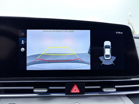 Used 2022 Hyundai Elantra Limited image 6