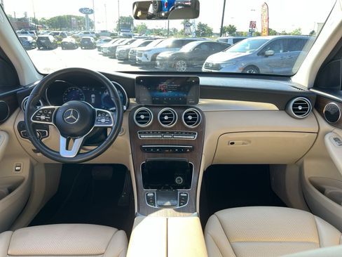Used 2021 Mercedes-Benz GLC 300 4MATIC w/ Premium Package image 29