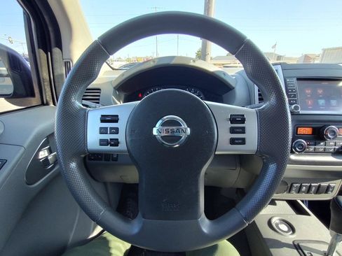 Used 2020 Nissan Frontier SV RWD image 18