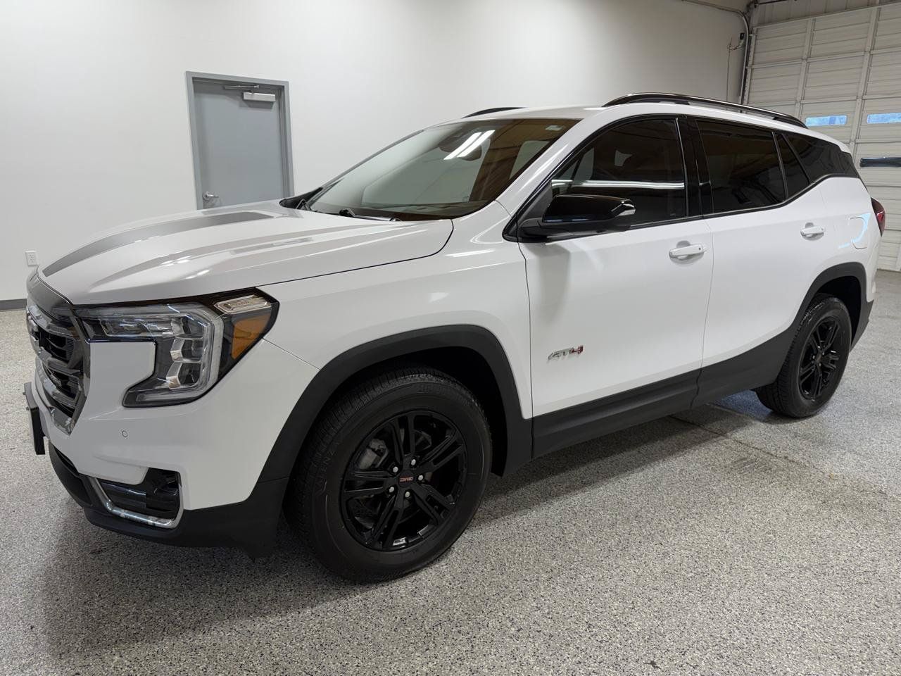Used 2022 GMC Terrain AT4 w/ Tech Package AWD/4WD image 2