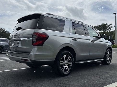 Used 2023 Ford Expedition Limited image 25