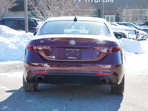 Used 2018 Alfa Romeo Giulia AWD image 7