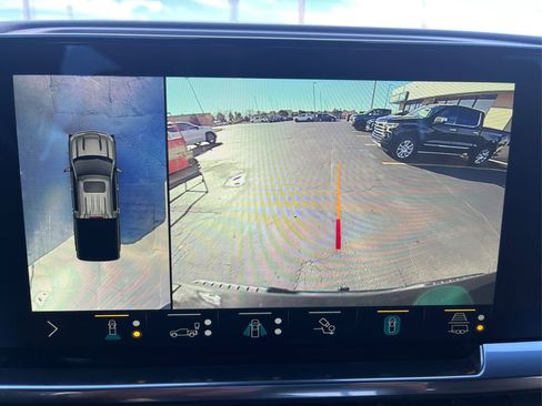 Used 2022 Chevrolet Silverado 1500 High Country w/ Technology Package image 25