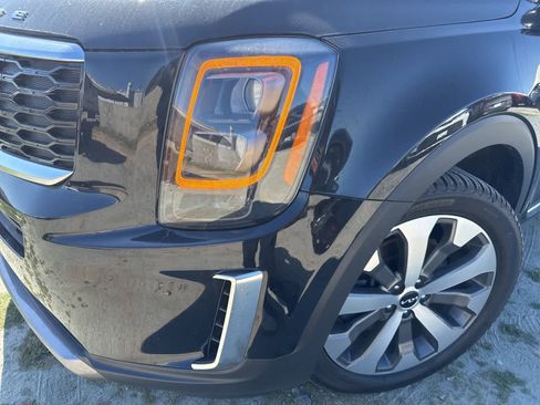 Used 2022 Kia Telluride EX w/ EX Premium Package image 9
