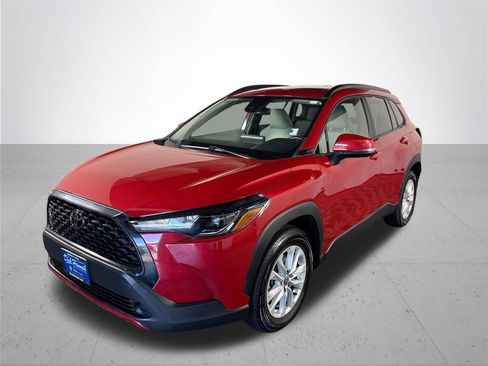 Used 2022 Toyota Corolla Cross LE w/ Moonroof Package AWD/4WD image 2