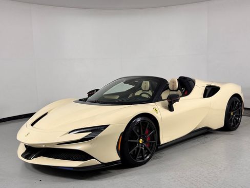 Used 2024 Ferrari SF90 Spider image 3