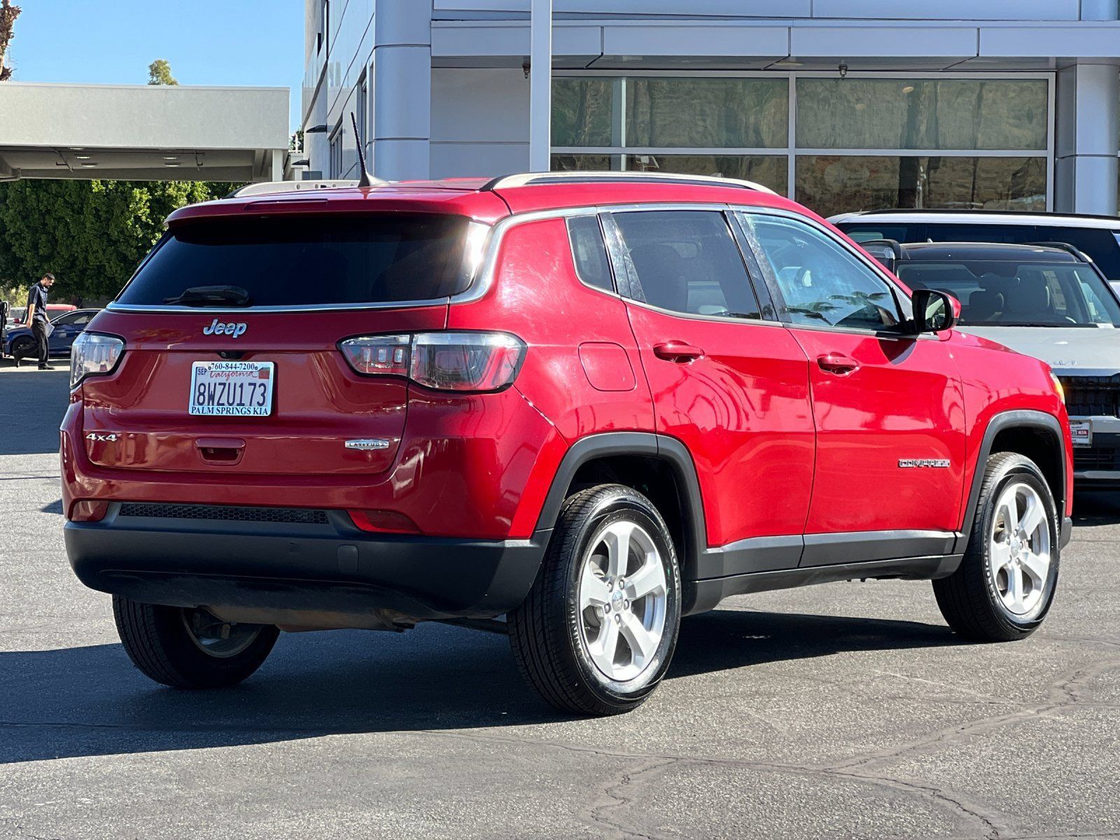 Used 2020 Jeep Compass Latitude AWD/4WD image 3