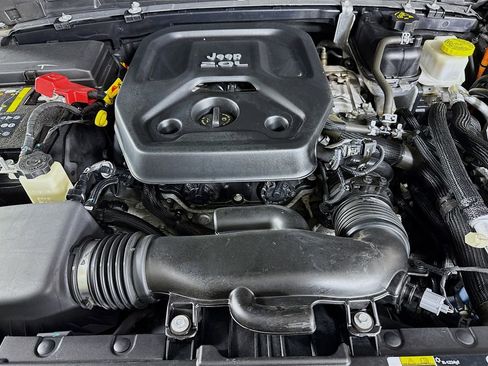 Used 2022 Jeep Wrangler Unlimited Sahara w/ Cold Weather Group image 31