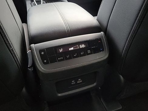Used 2025 Nissan Pathfinder SL AWD/4WD image 20