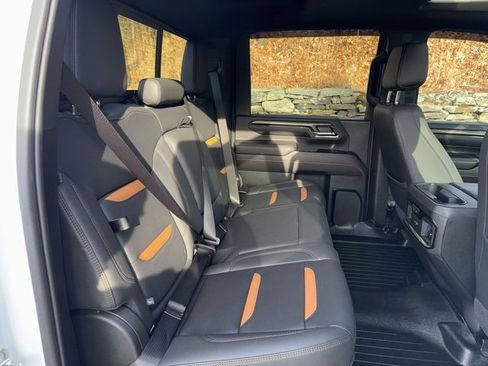 Used 2024 GMC Sierra 2500 AT4 w/ AT4 Premium Plus Package image 7