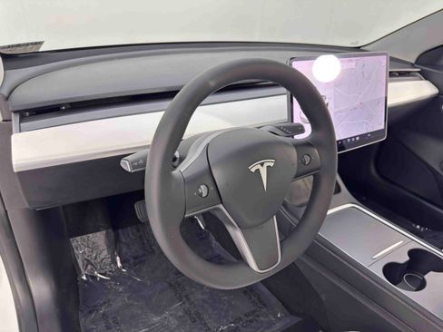 Used 2021 Tesla Model 3 Standard Range Plus image 14