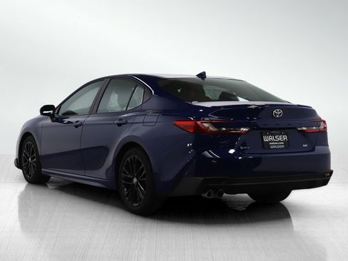 Used 2025 Toyota Camry LE image 3