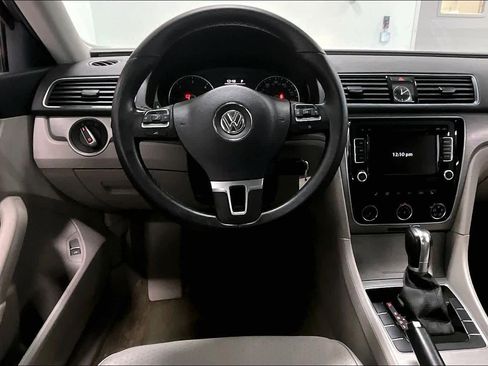 Used 2014 Volkswagen Passat TDI SE image 12