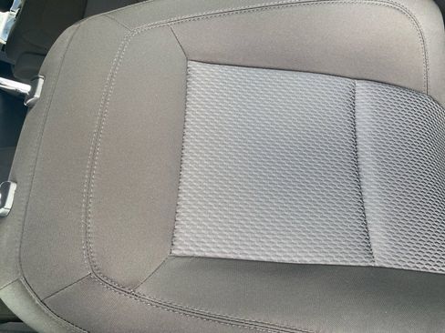 Used 2022 Ford Explorer XLT image 31