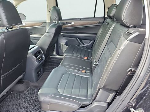 Certified 2024 Volkswagen Atlas SEL AWD/4WD image 37