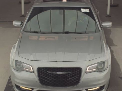 Used 2018 Chrysler 300 S w/ 300S Premium Group image 4