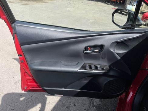 Used 2019 Toyota Prius Prime Plus image 18