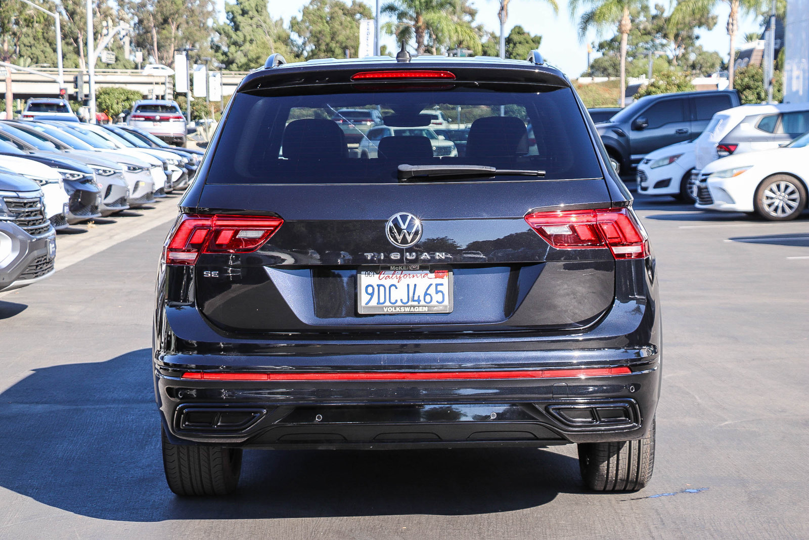 Used 2022 Volkswagen Tiguan SE R-Line FWD image 7