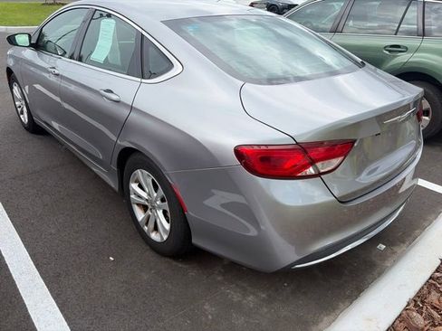 Used 2015 Chrysler 200 Limited FWD image 3