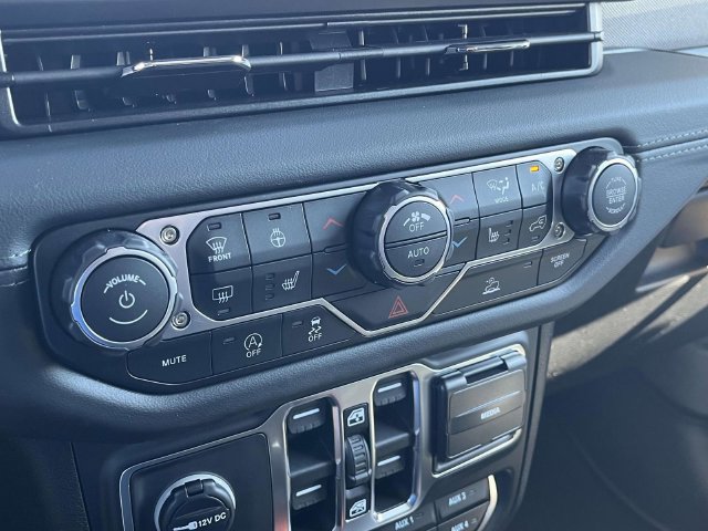 New 2026 Jeep Wrangler Unlimited Sahara AWD/4WD image 22