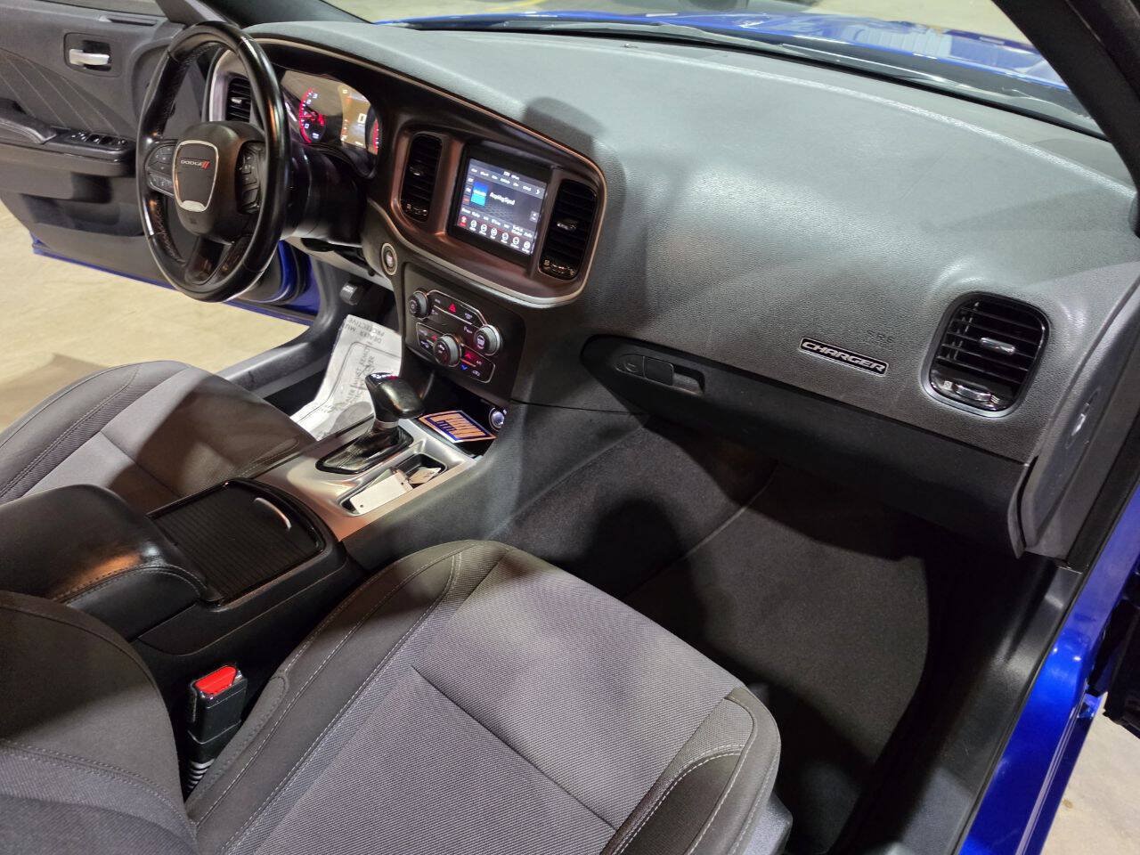 Used 2020 Dodge Charger SXT w/ Blacktop Package RWD image 36