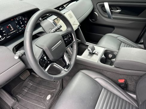 Used 2025 Land Rover Discovery Sport S image 5
